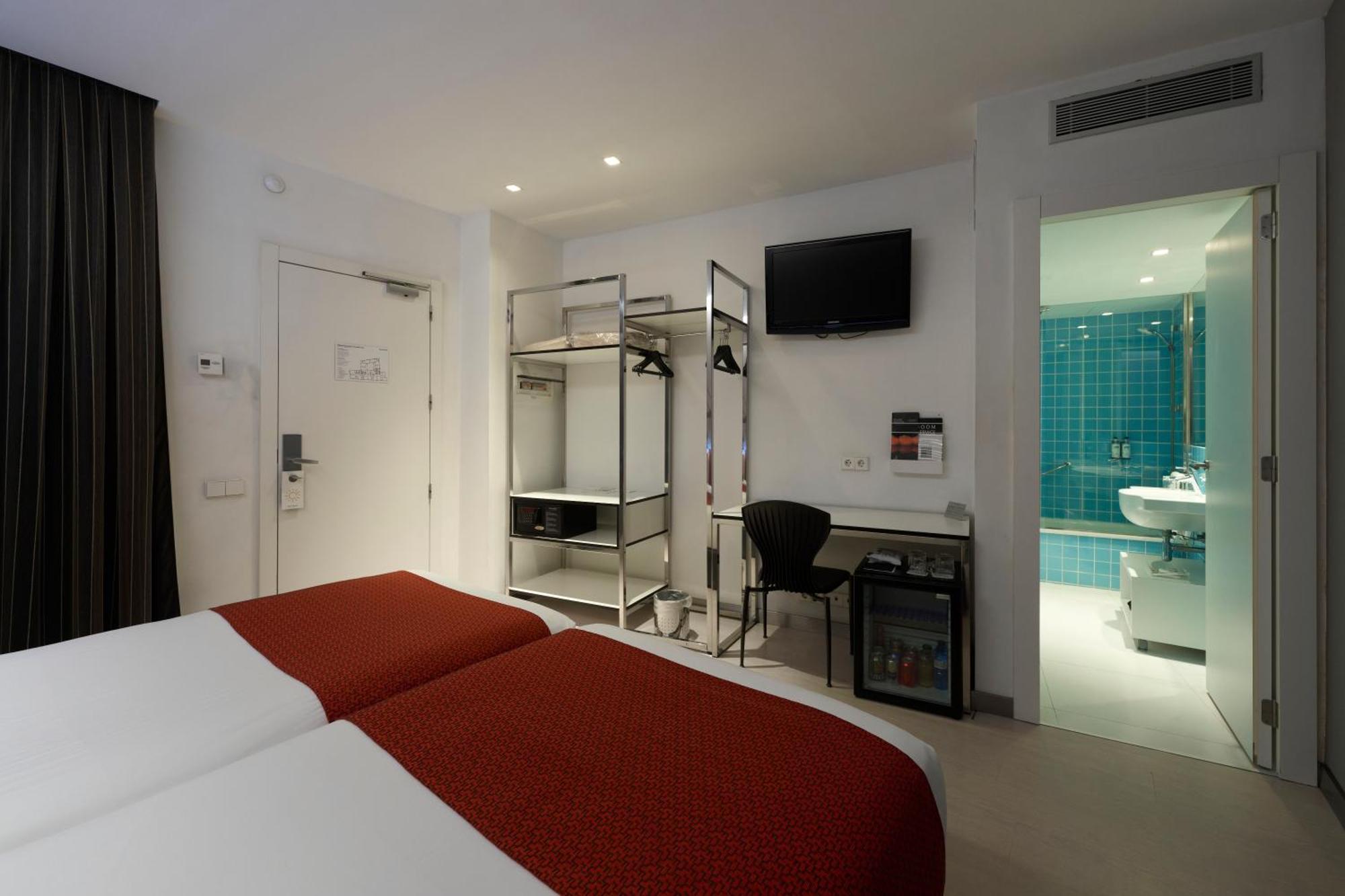 Hotel Catalonia Avinyó 3*